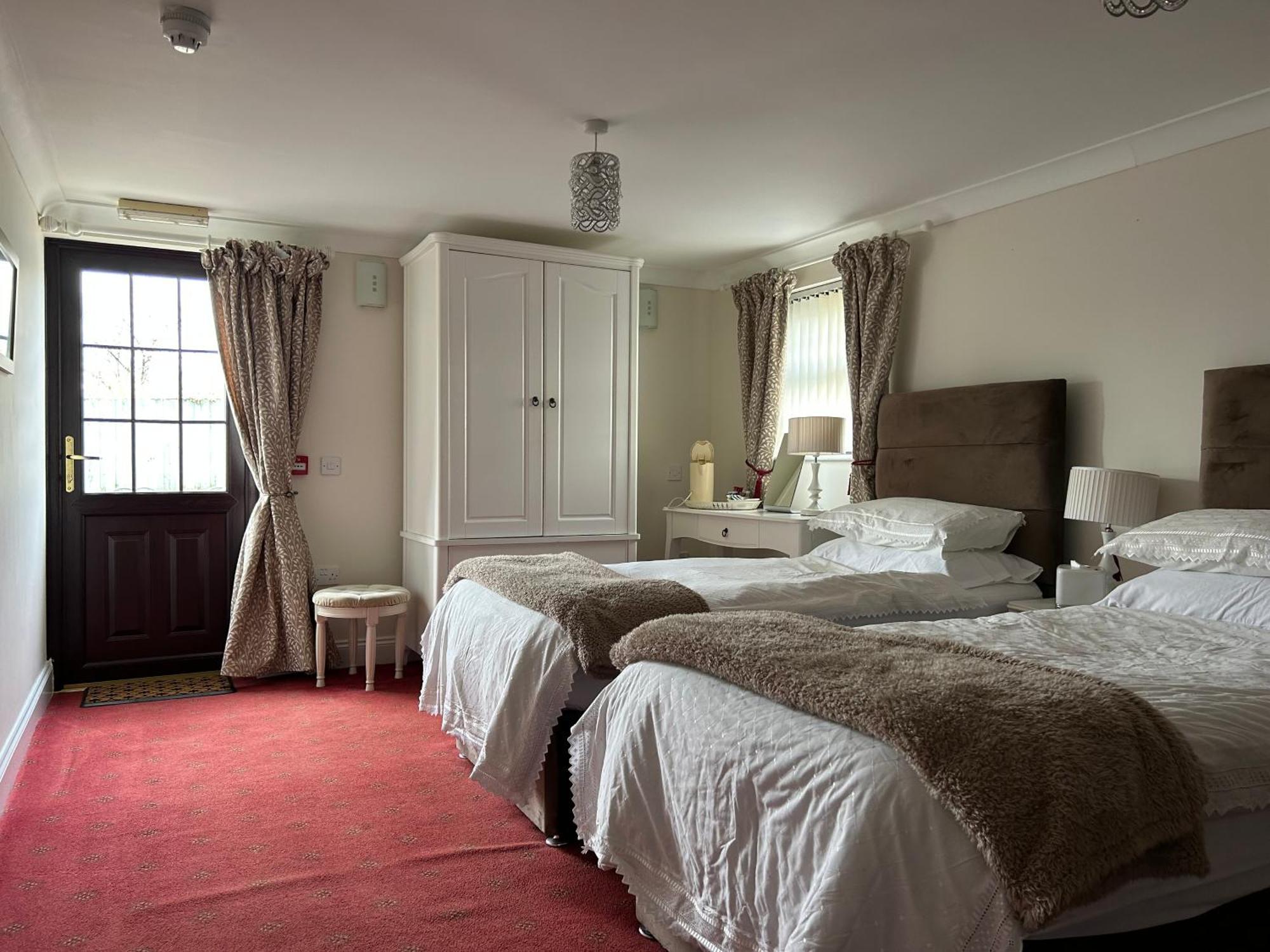 Flambards Hotel Cardigan Kültér fotó